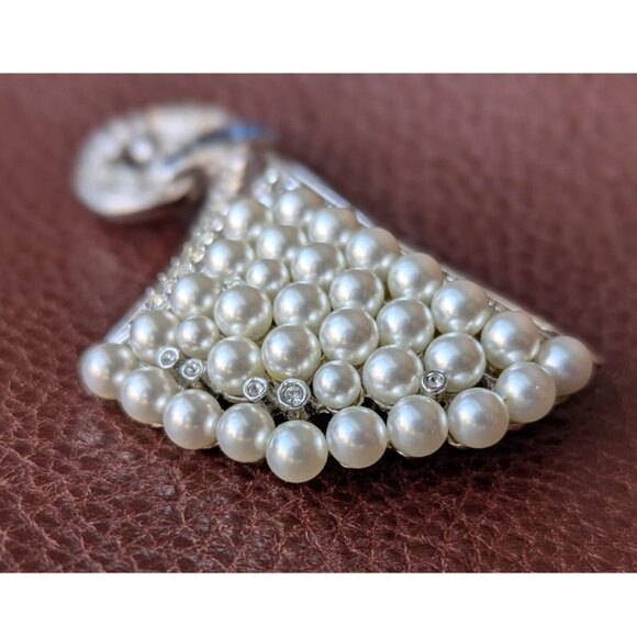Vintage Butler Signed Silver Tone Faux Pearl Rhinestone Brooch - Picture 8 of 11